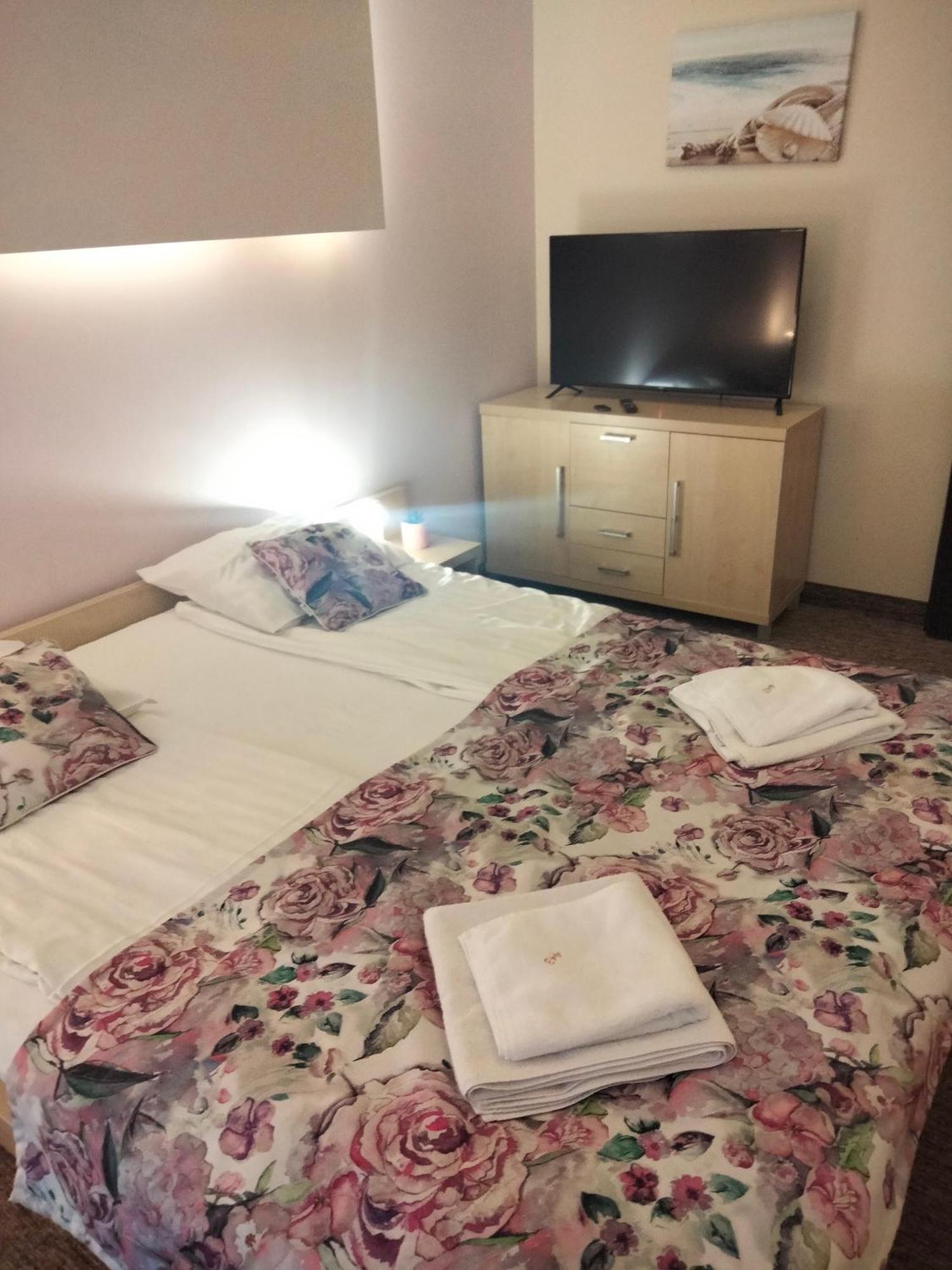 Apartamenty Prywatne W Hotelu Przy Plazy Diva Kołobrzeg Buitenkant foto